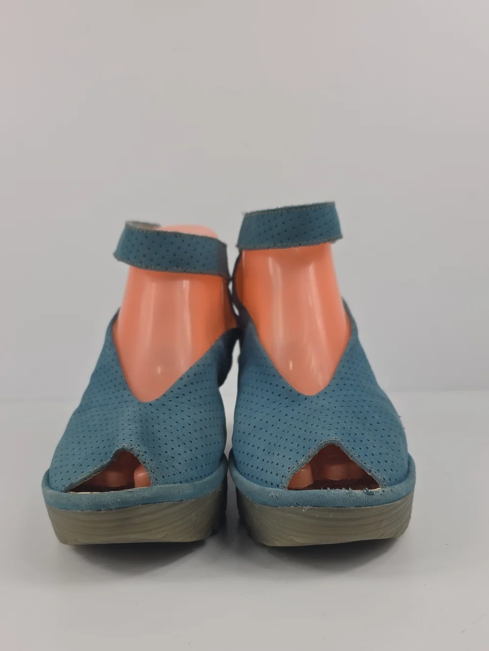 Fly London Yala Perfored Leather Women's Wedge Size EU 38 - US 7.5